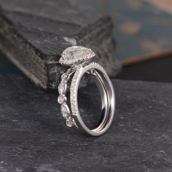 Water Drop Inlaid Zircon Female Engagement Rings