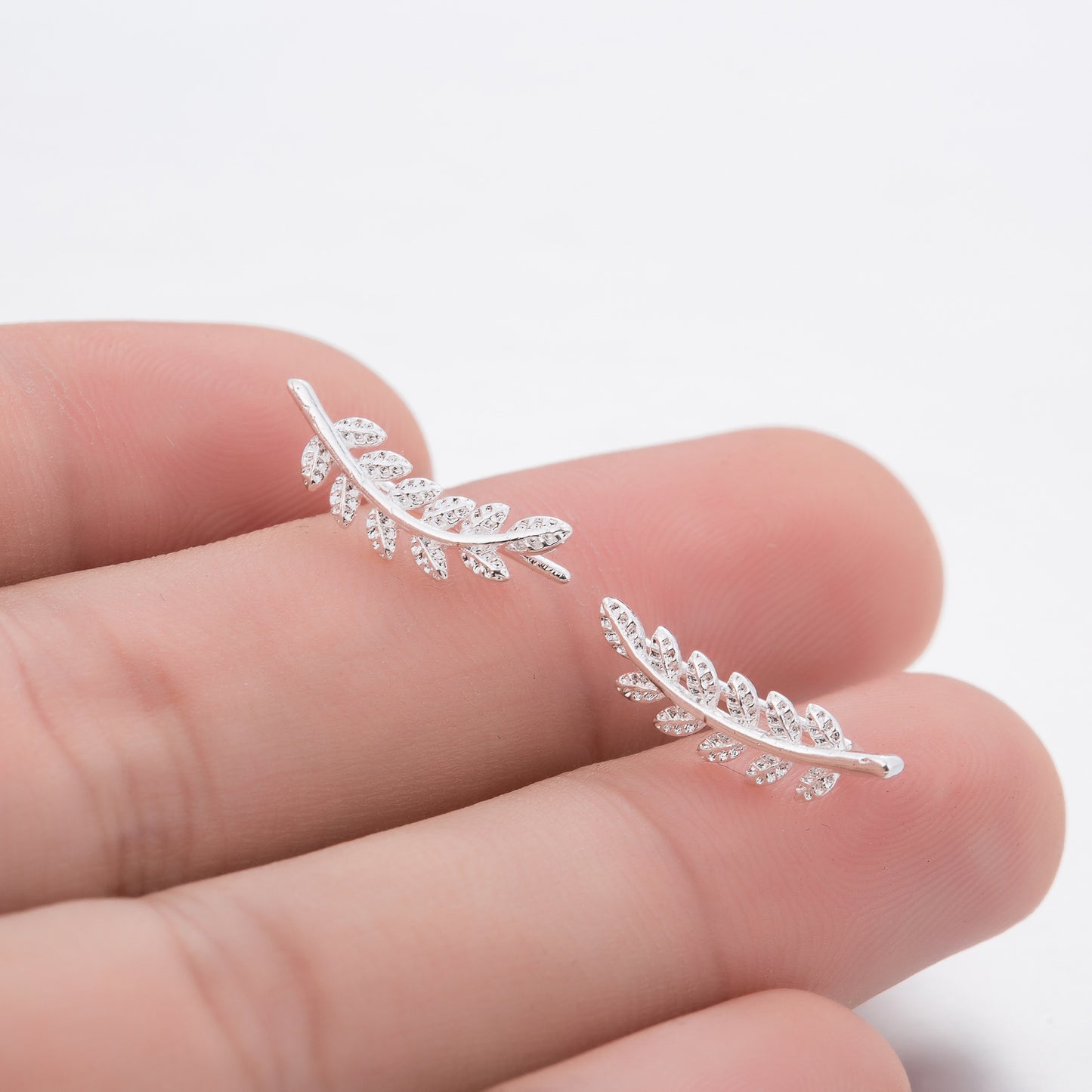 Women's Bohemian Ethnic Micro Gold Feather Simple Earrings