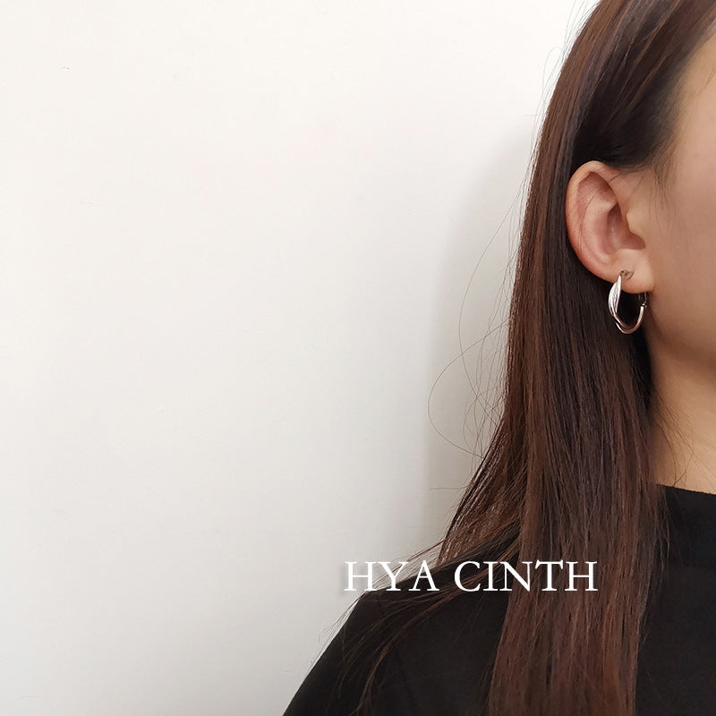 Women's Shaped Twisted Fashion Atmosphere Ear Clip Earrings