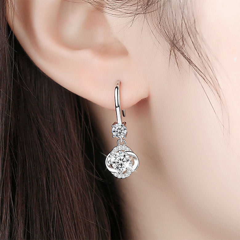 Trendy Long Elegant Four-leaf Clover Ear Earrings