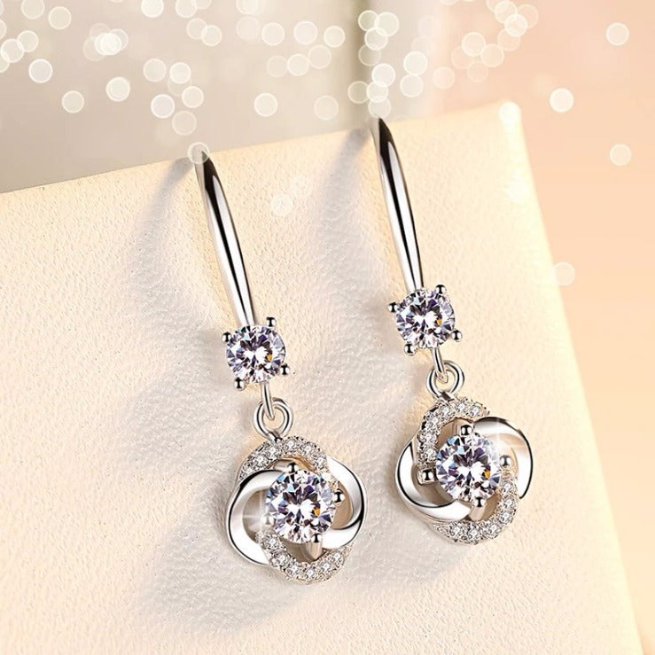 Trendy Long Elegant Four-leaf Clover Ear Earrings