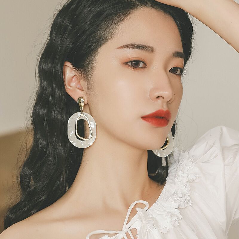 Exaggerated Female Temperamental Long Personality Simple Geometric Earrings