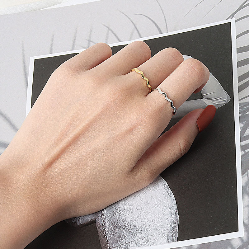 Wave Line Female Light Luxury Simplicity Rings