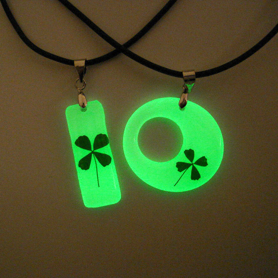Handmade Epoxy Luminous Dried Flower Clover Stall Necklaces