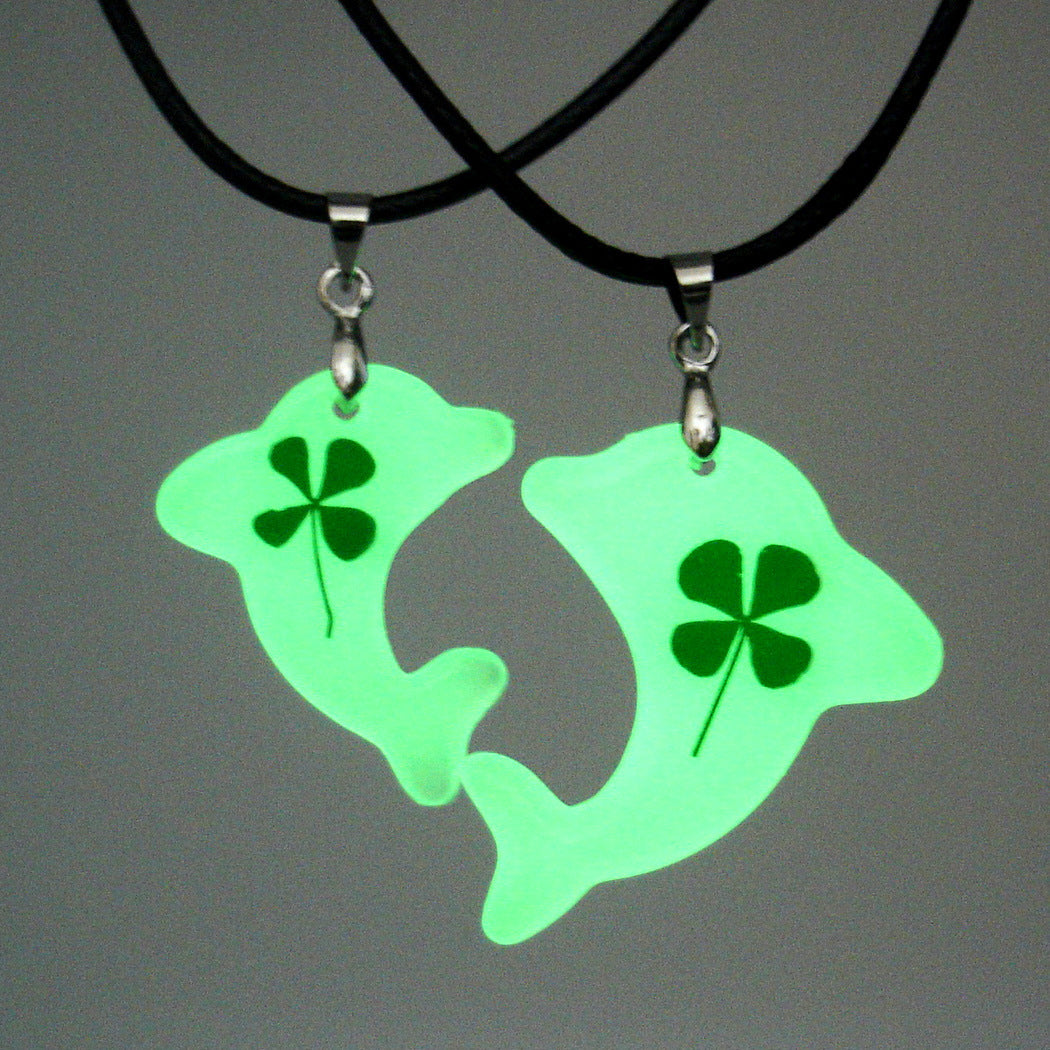 Handmade Epoxy Luminous Dried Flower Clover Stall Necklaces