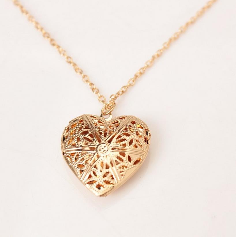 Hollow Pattern Love Frame Box Can Be Opened Sweater Necklaces