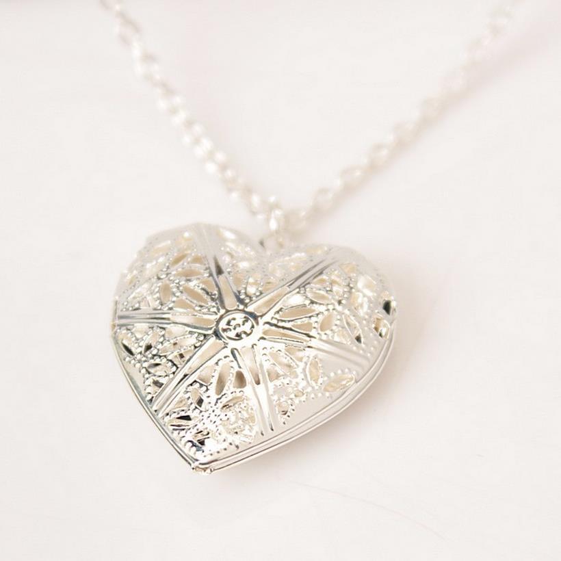 Hollow Pattern Love Frame Box Can Be Opened Sweater Necklaces