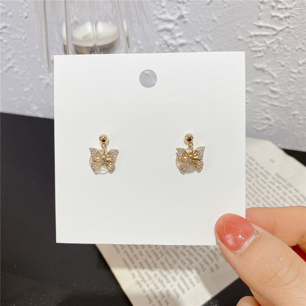 High-grade Female Niche Vintage Pearl Flower Elegant Earrings