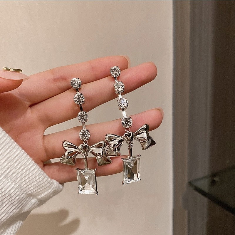 High-grade Female Niche Vintage Pearl Flower Elegant Earrings