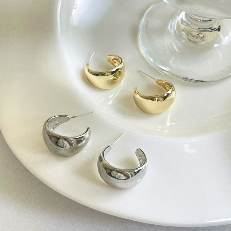 Metal Sense Wide Face Word Ear Rings