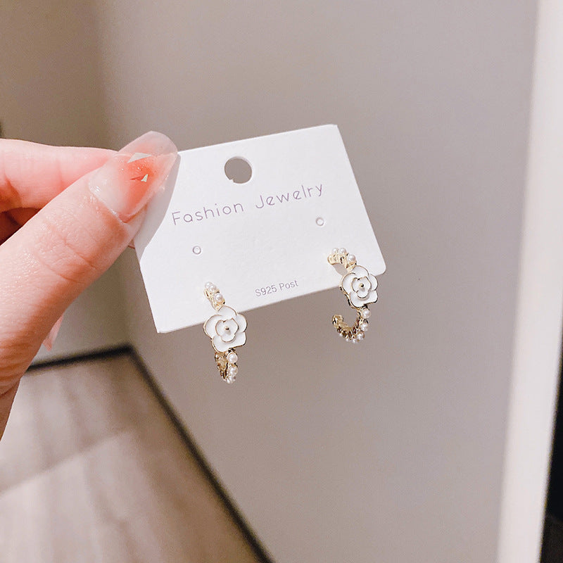 Women's Vintage Pearl Drop Oil Camellia For Graceful Earrings