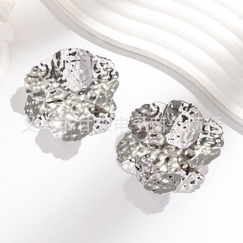 Women's Exaggerated Personalized Metal Flower Affordable Luxury Earrings