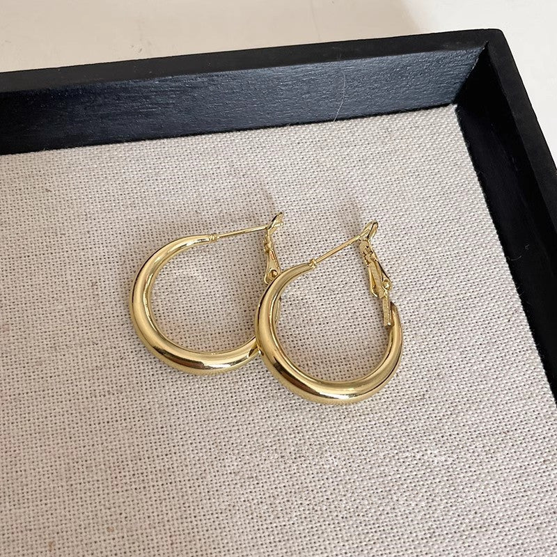 Women's Needle Simple Round Metal Design Fashionable Earrings