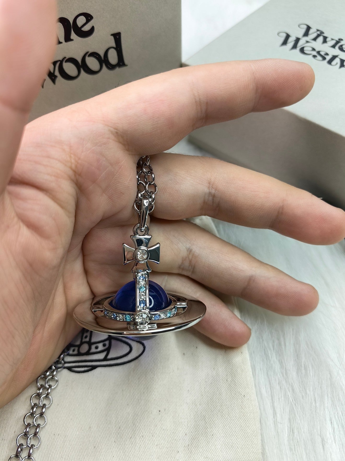 Mother Three-dimensional Planet Glacier Blue Large Necklaces