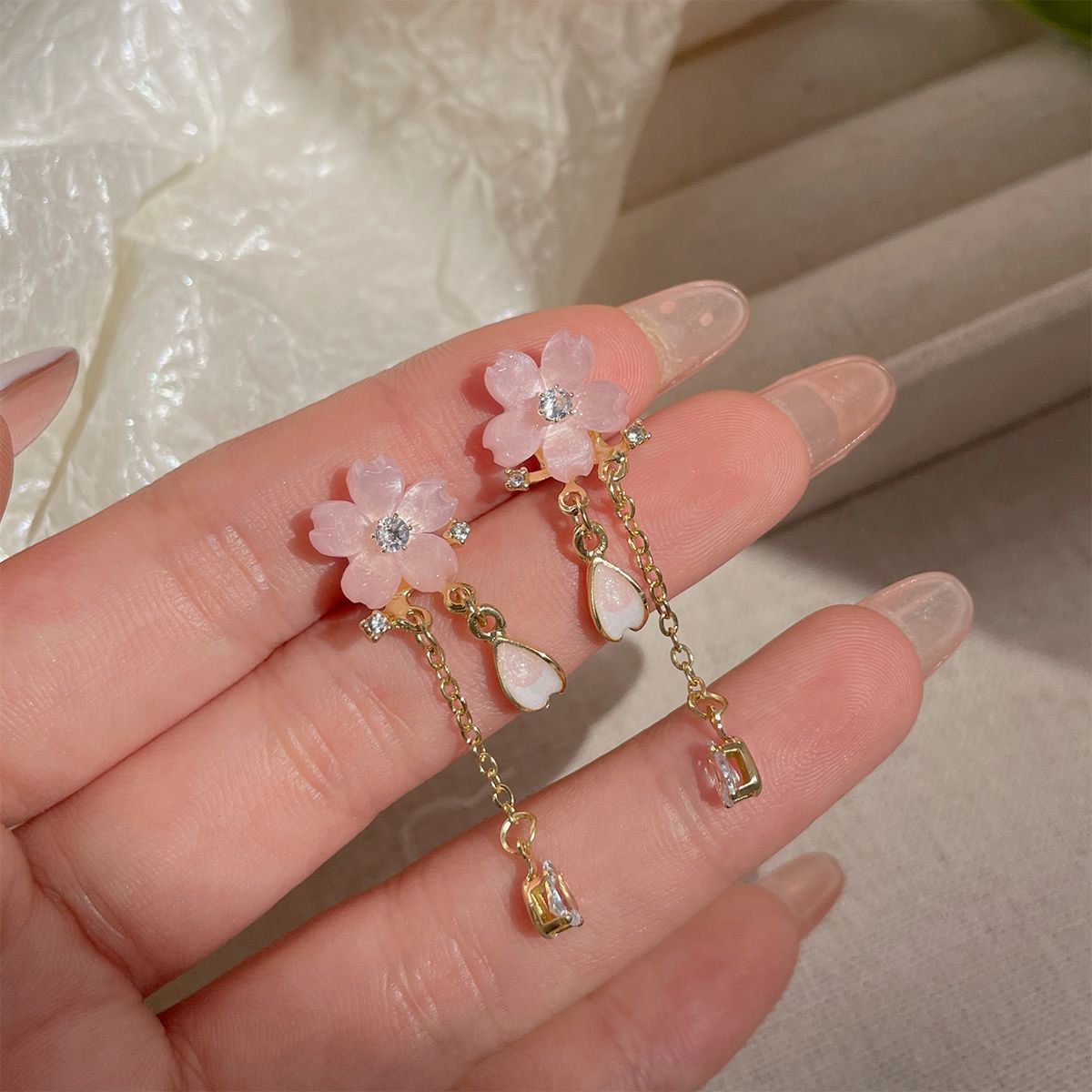Sier Needle Sweet Girly Niche Design Three-dimensional Light Earrings