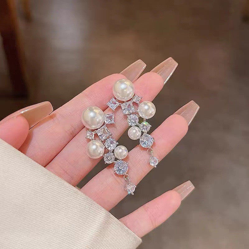 High-grade Female Niche Vintage Pearl Flower Elegant Earrings
