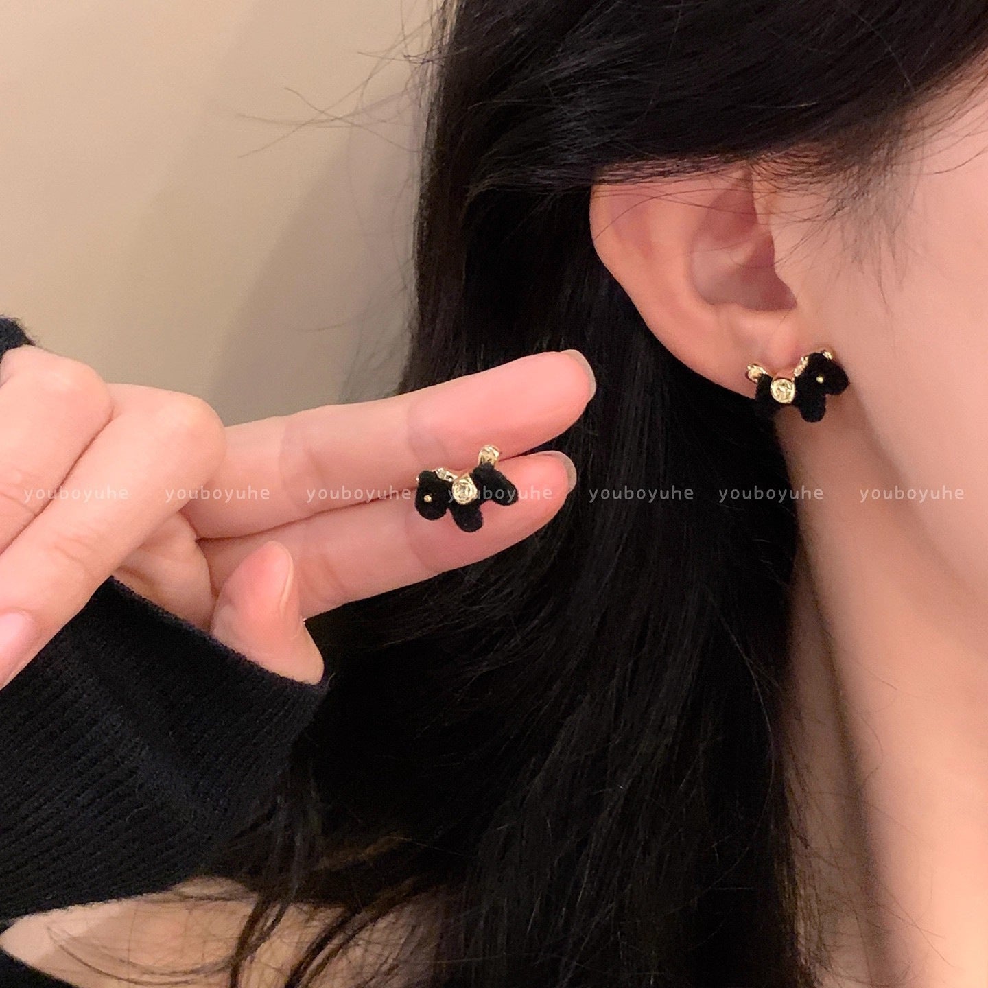 Red Unique Design Fashionable Light Luxury Premium Stud Earrings