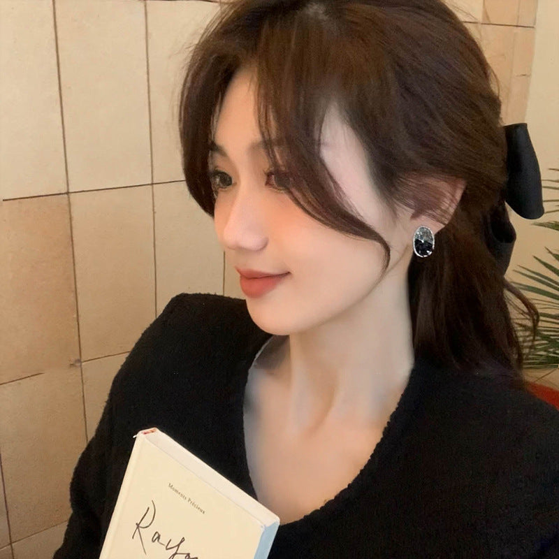 Unique Design Sense Black Crystal Light Luxury Minority High-grade Earrings