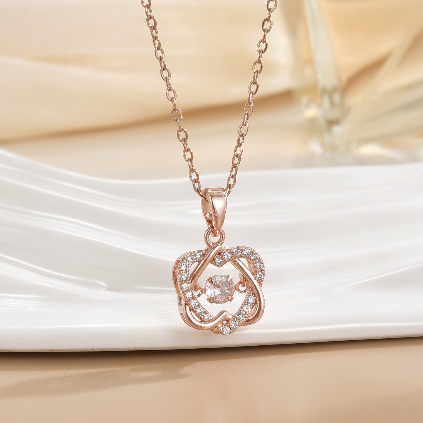 Women's Fading Smart For Simple Graceful Clover Clavicle Chain Niche Necklaces