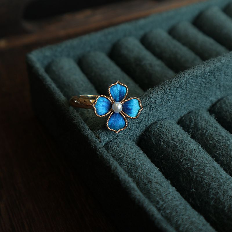 Clover Small Flower Exquisite Adjustable Mouth Girlfriends Ring