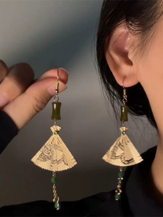 Ink Female Niche Design Ear High Earrings