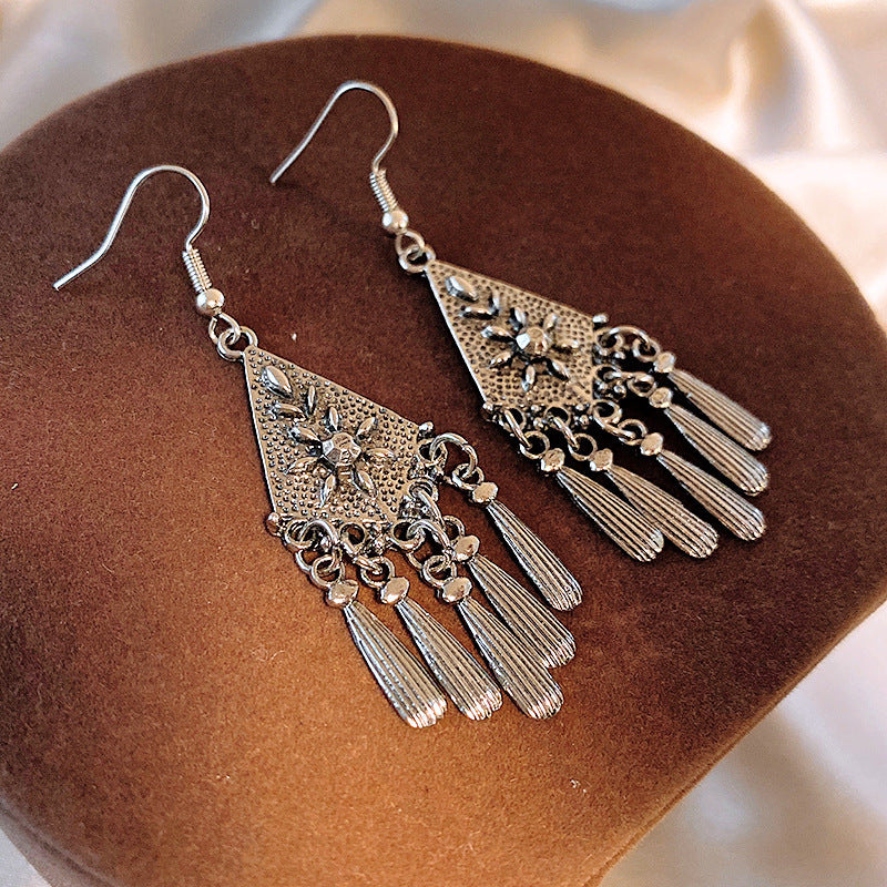 Ink Female Niche Design Ear High Earrings