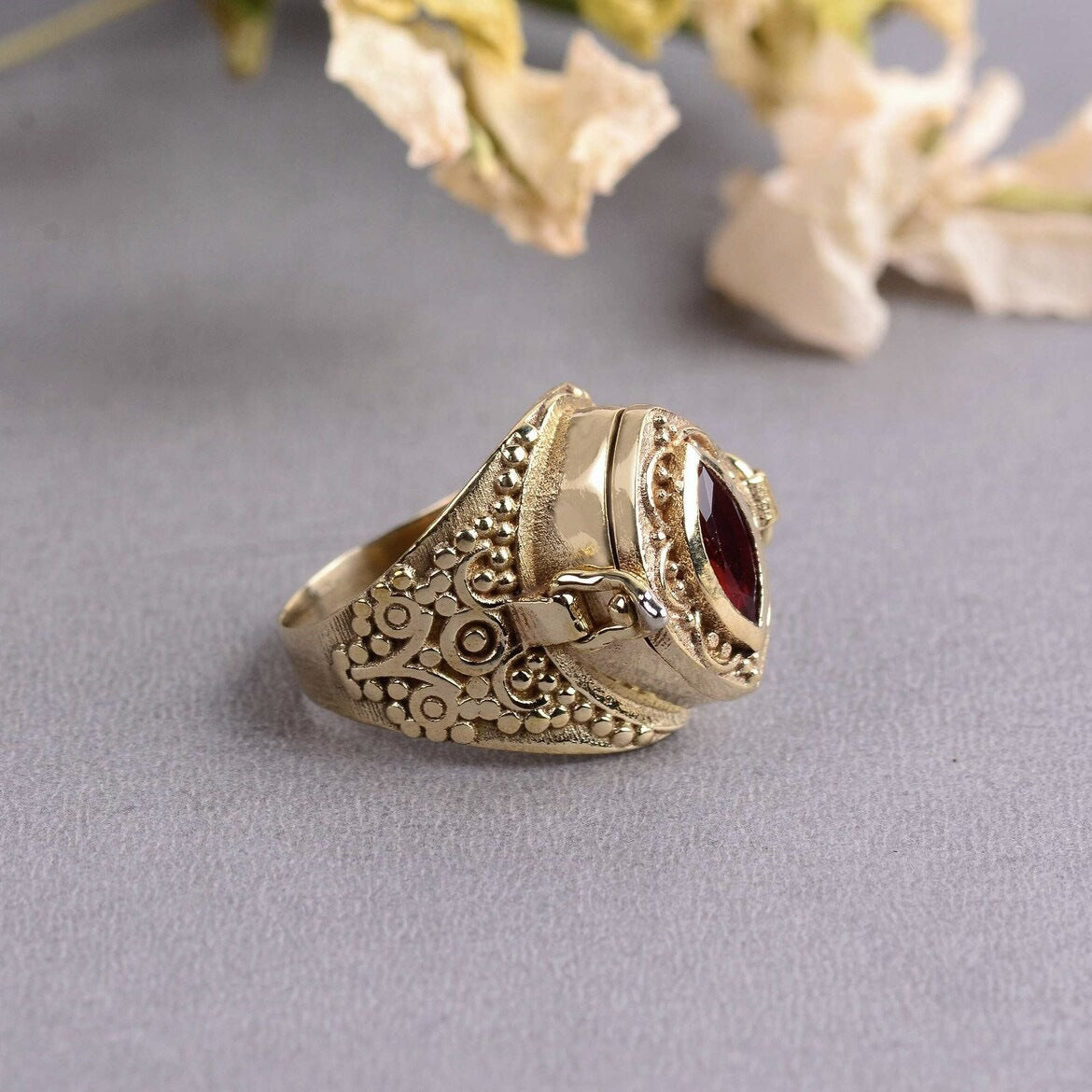 Men's Horse Eye Flip Engagement Gift Hand Rings