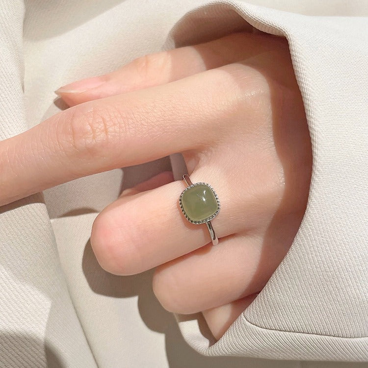 Small Sugar Cube Female White Niche Rings