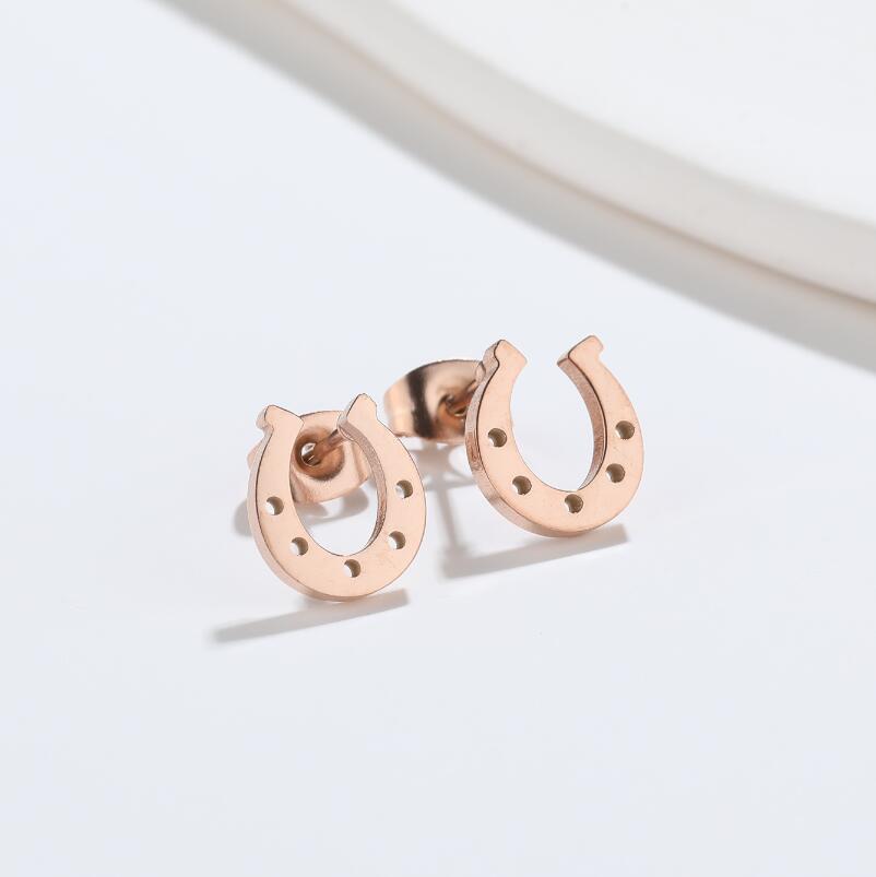 Women's Ornament Simple Fashion U-shaped Personalized Horseshoe Earrings