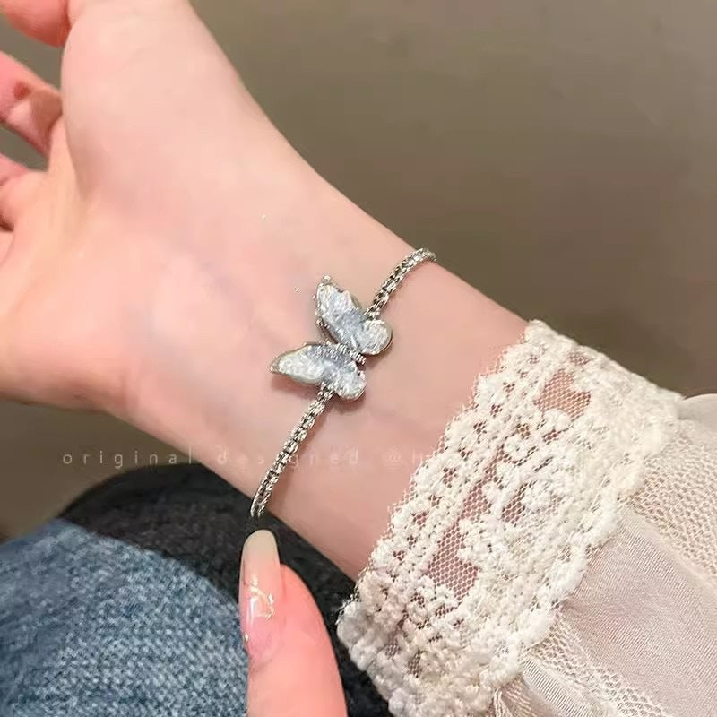 Butterfly Pull-out Female Style Girlfriends Light Luxury Minority Bracelets