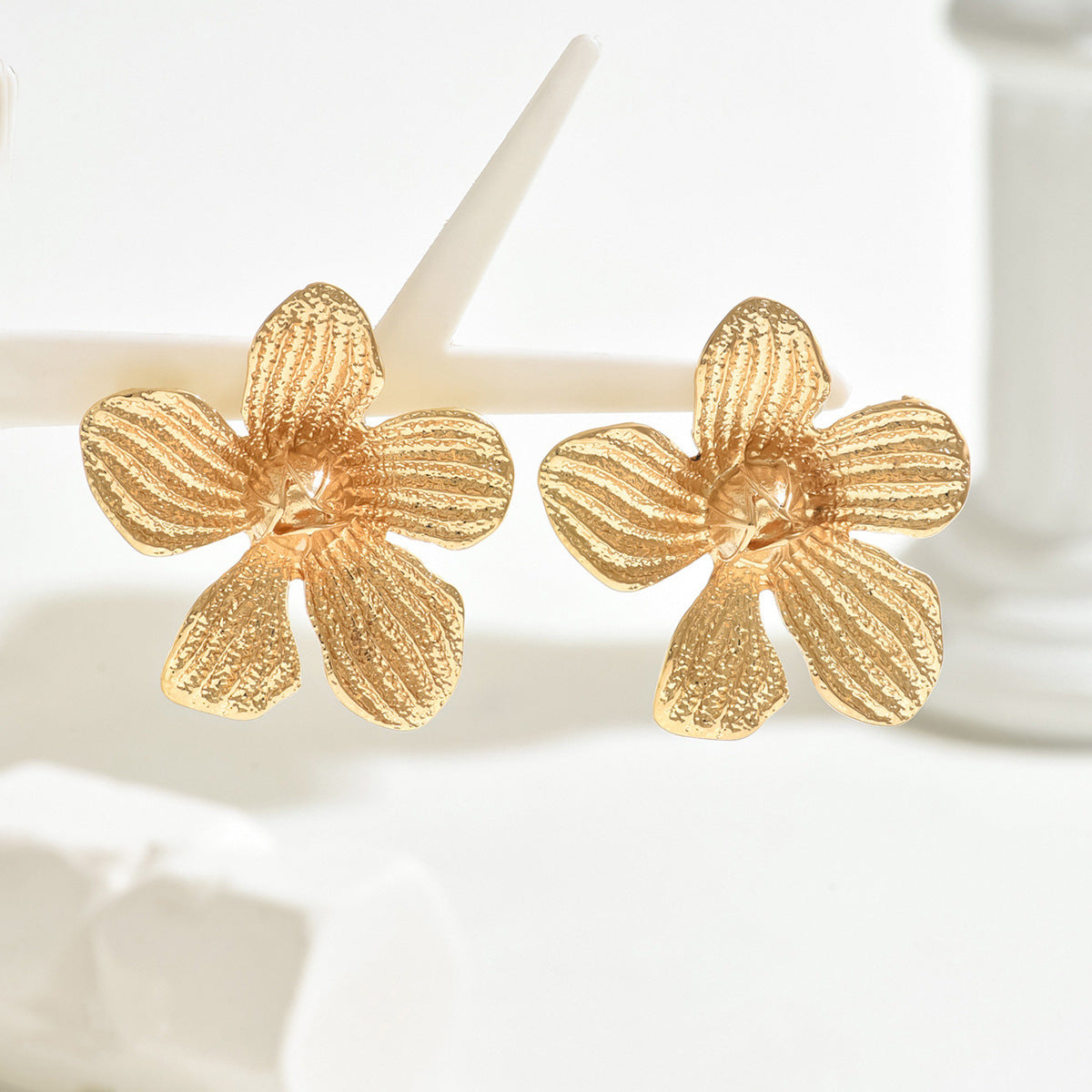 Women's Ornament Exaggerated Personalized Flower Water Drop Design Fashion Earrings
