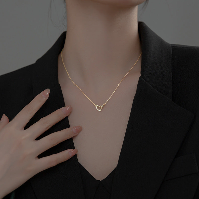 Women's Summer Elegant Heart Buckle Clavicle Chain Necklaces