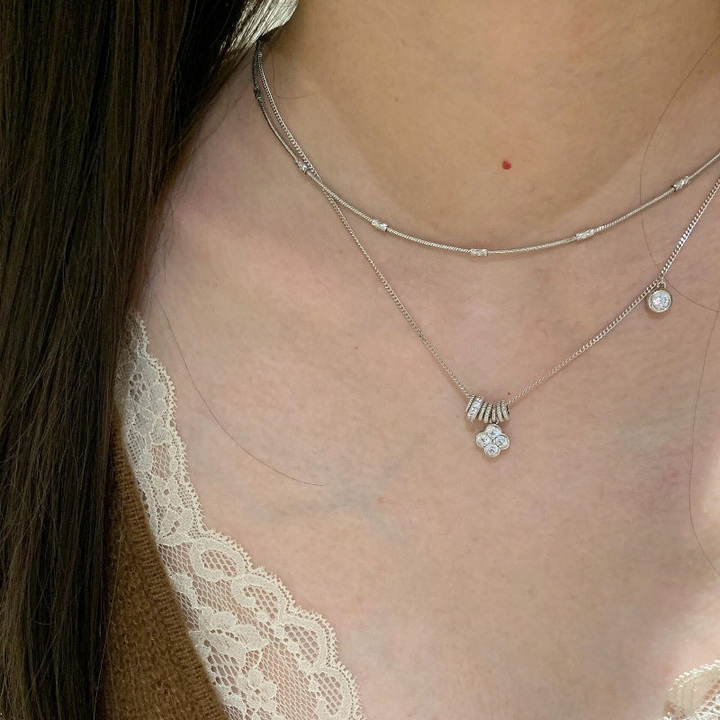 Women's French Entry Lux Retro Right Rain Clover Fashion Design Necklaces