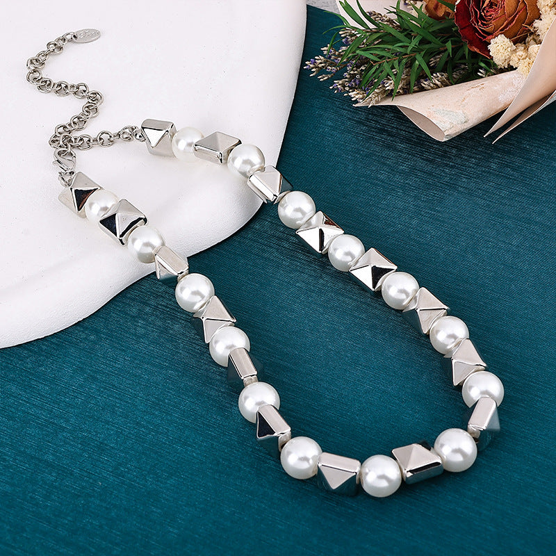 Women's Metal Glossy Surface Punk Style Simple Necklaces