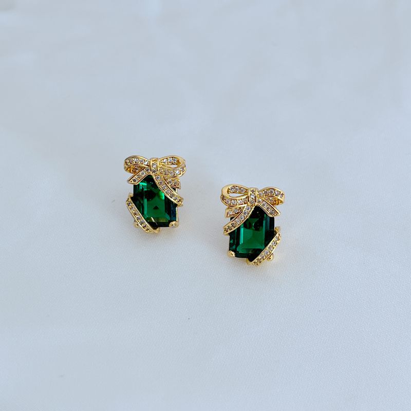 Fashionable Fresh Sweet Bow Inlaid Super Flash Earrings