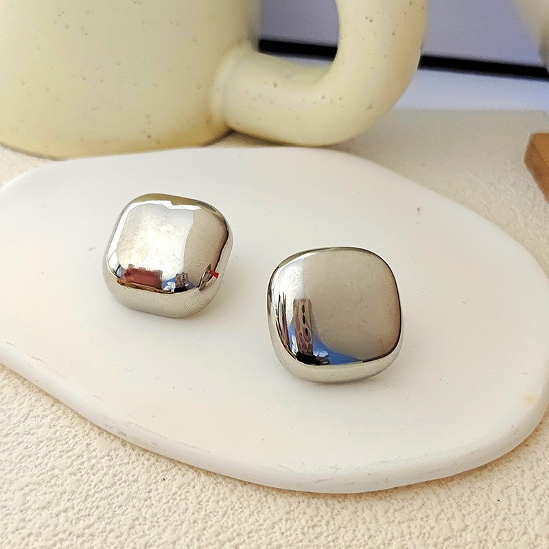 Women's Classic Retro Water Drop High-grade Alloy Earrings