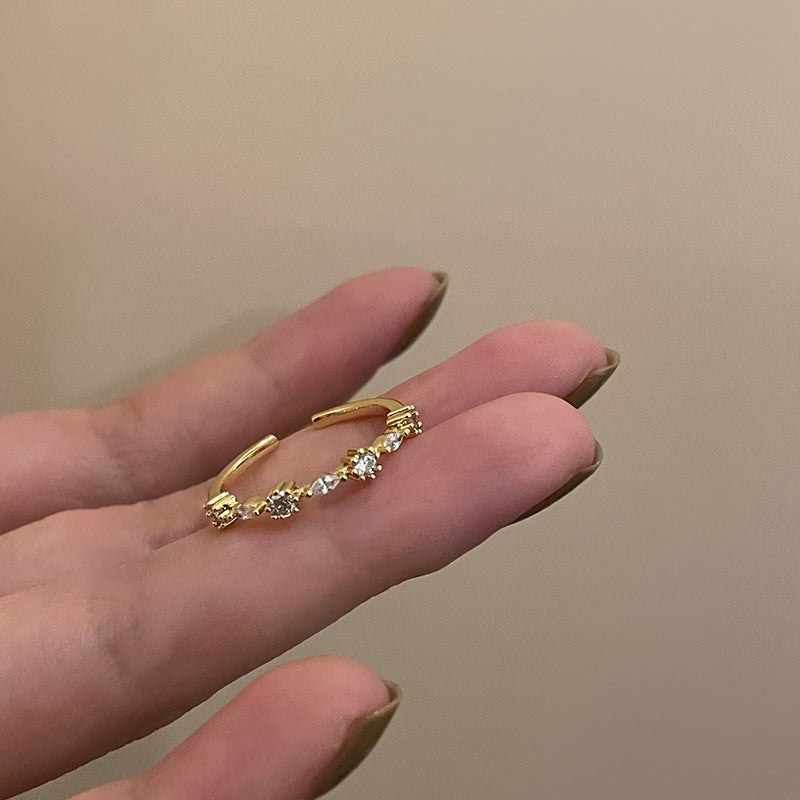 Camellia Heart-shaped Open Female Niche Design Rings