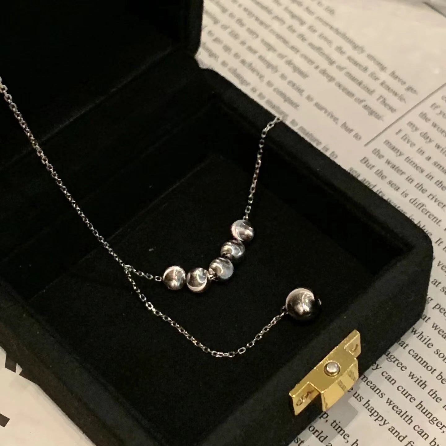 Push-pull Cat Eye Beads Beanie Clavicle Chain Light Necklaces