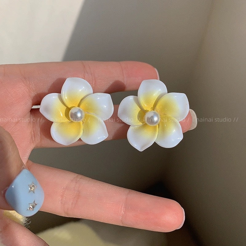 Fresh Pearl Flower Vacation Style Ear Earrings