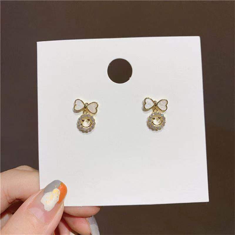 High-grade Female Niche Vintage Pearl Flower Elegant Earrings