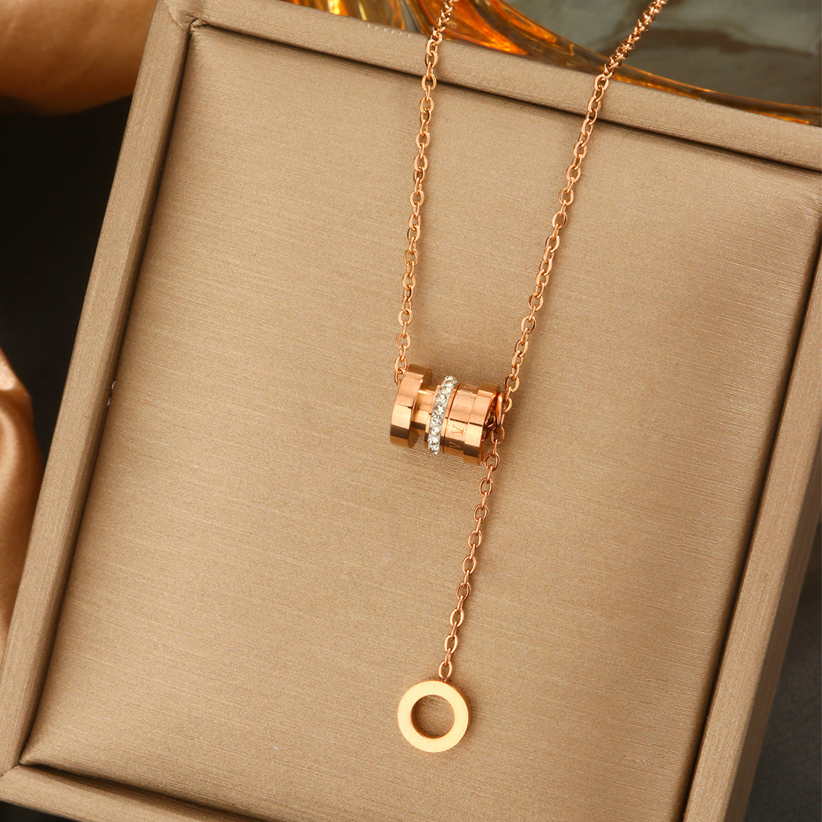 Women's Fashion Commuter Light Luxury Sweater Chain Necklaces