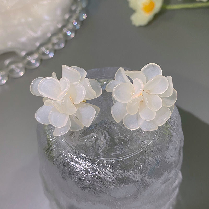 Pin Fairy Summer Fresh Three-dimensional Flower Earrings