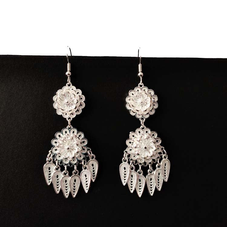 Personality Horn Bloom Vintage Eardrops Yi Earrings