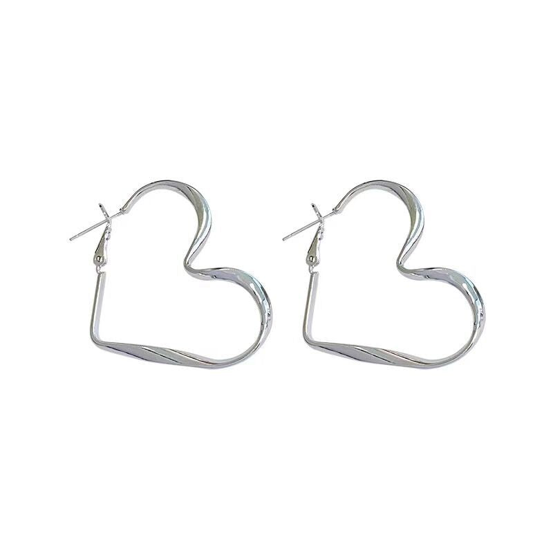 Sier Needle Big Love Heart Female Design Earrings