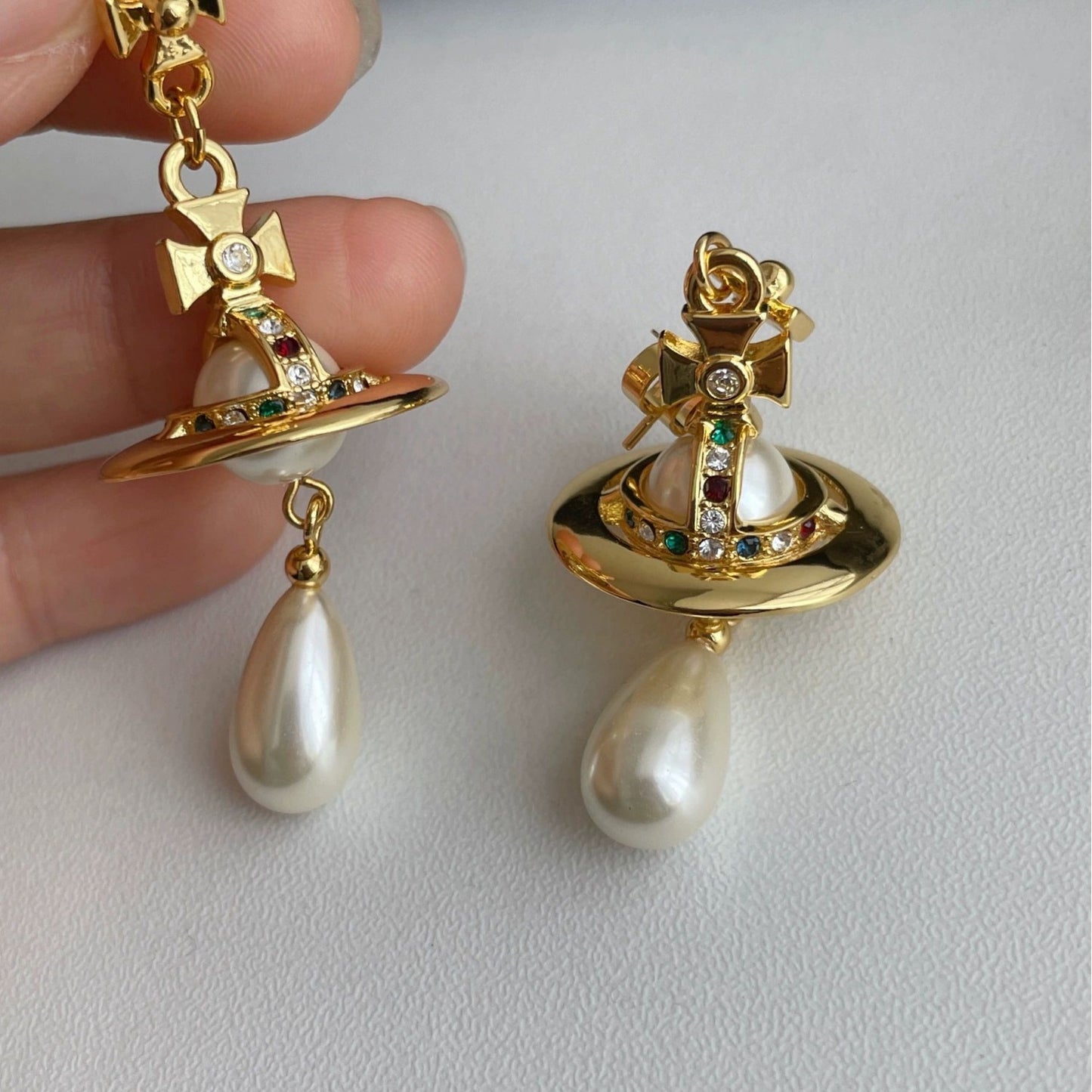 Women's Flying Saucer Engraved Saturn Gold Sier Earrings
