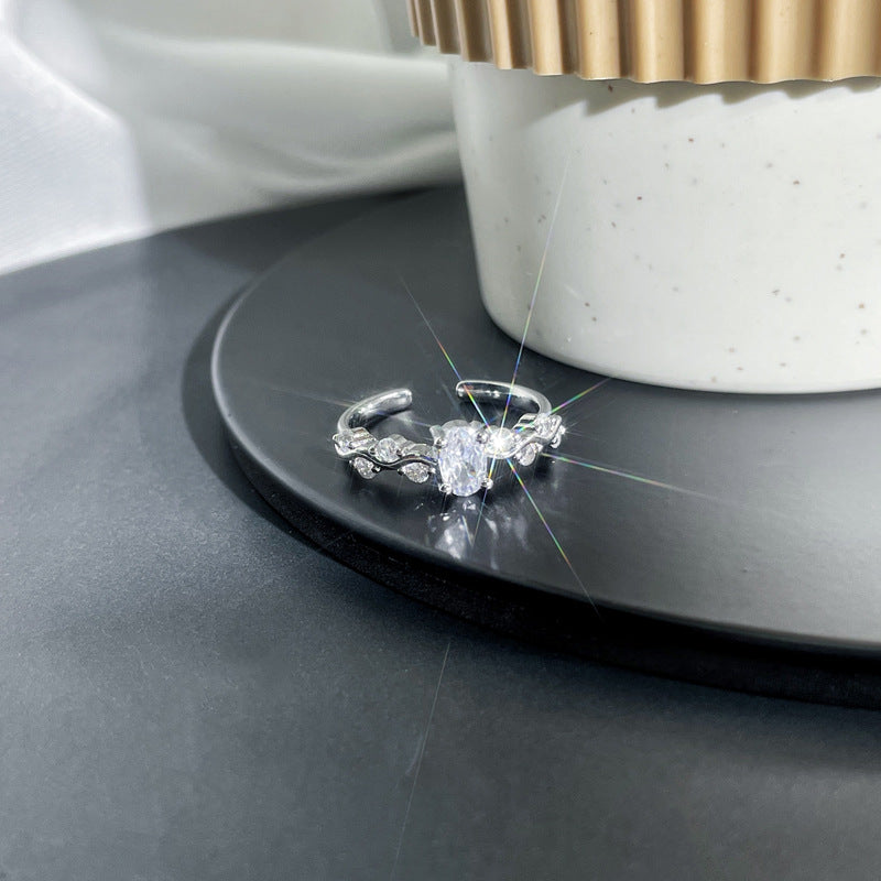Exquisite Small Simple Inlaid Open-end Zircon Female Rings