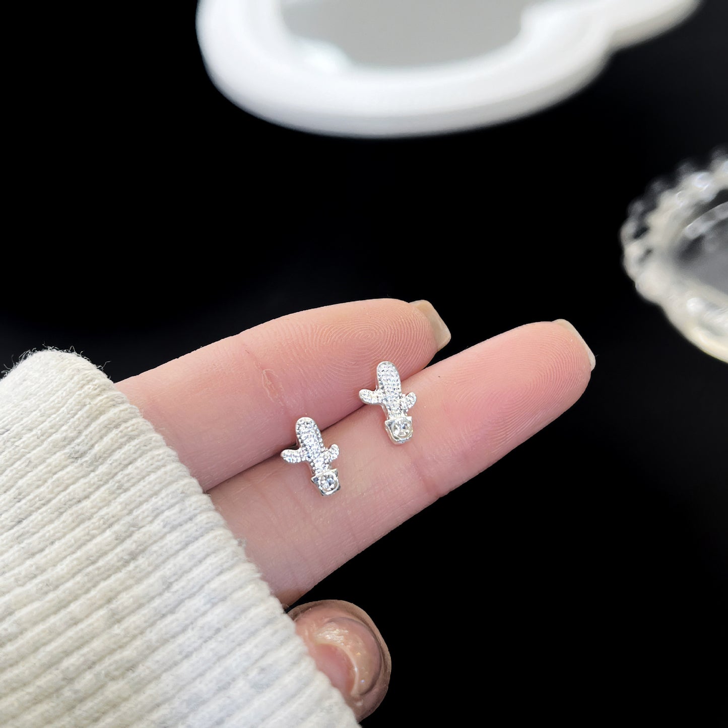 Cool Collection Female Zircon Temperament Live Earrings