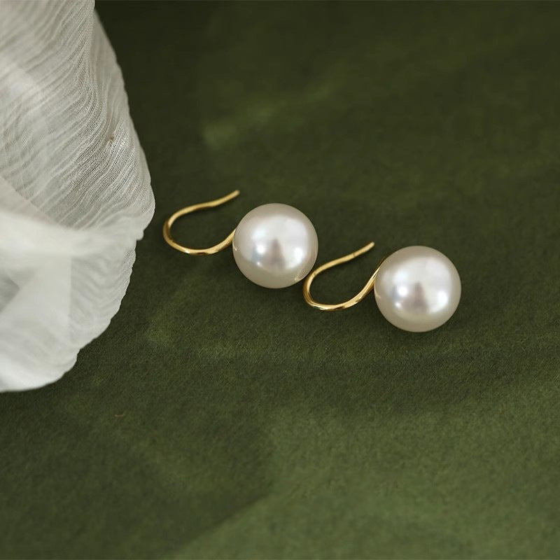 Women's Gentle Imitation Pearl Aura Essence High Earrings