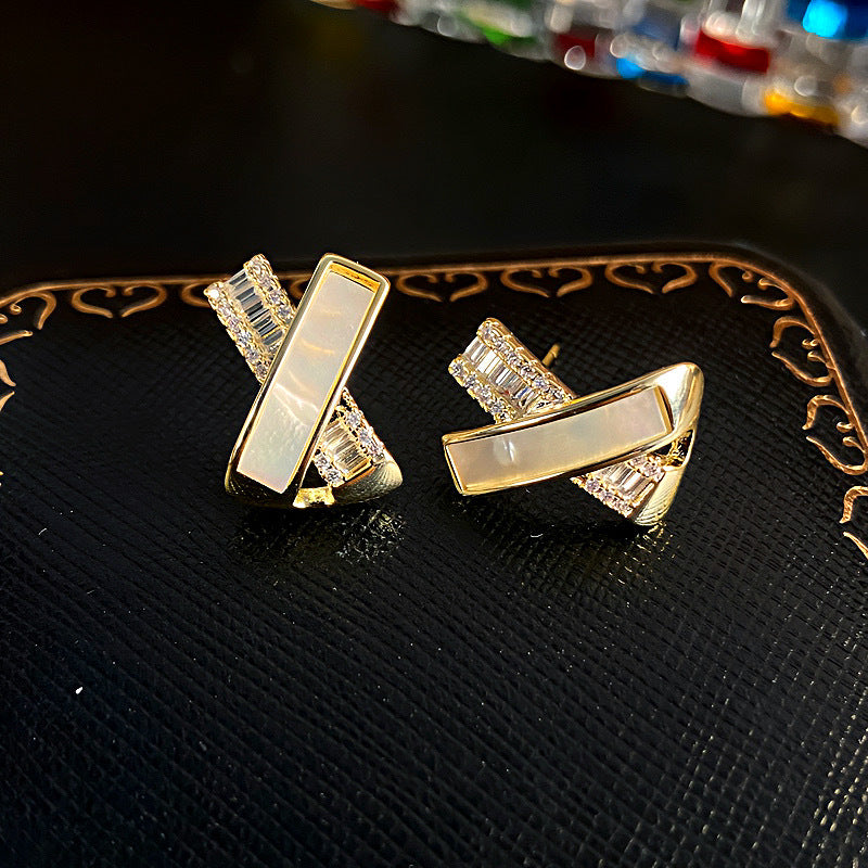 Entry Lux Style Cross Fritillary Zircon Earrings