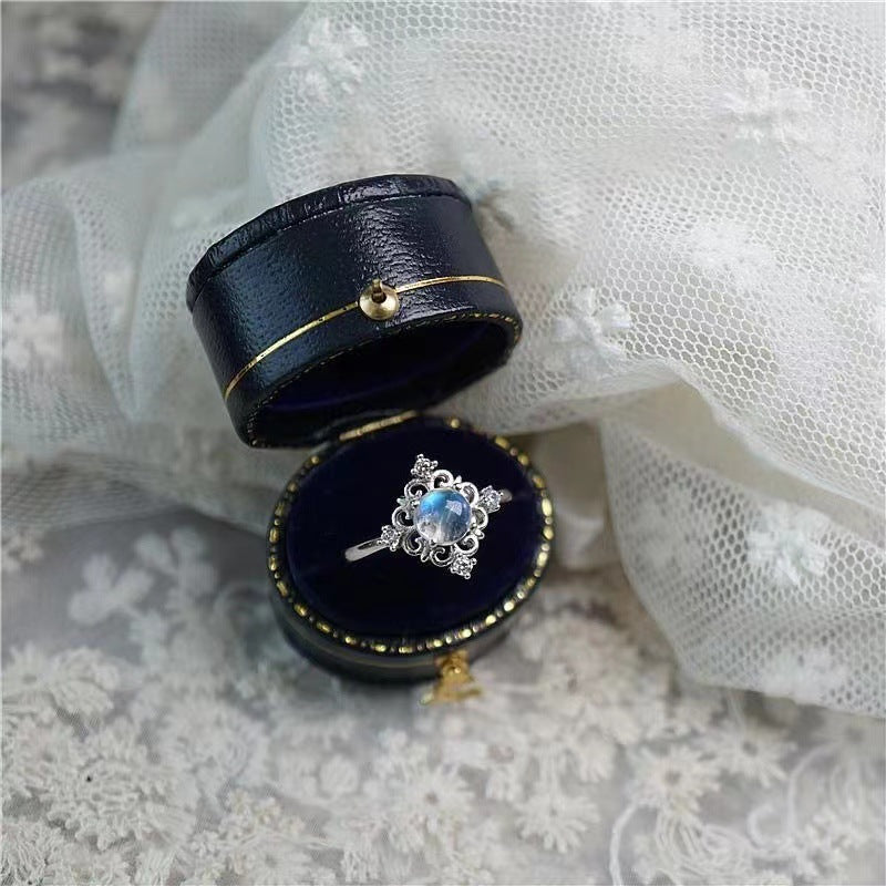 Female Rhombus Lace Vintage Court Style Rings
